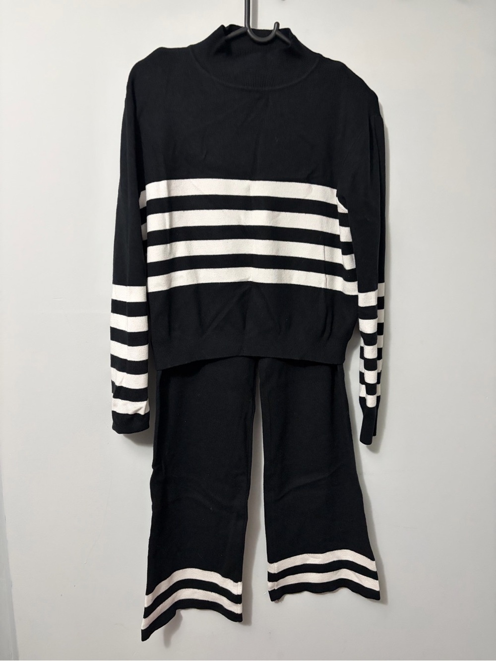 Black & White Striped Women's Pajama Set